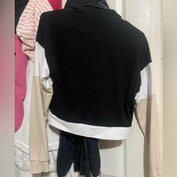 Guess cropped pull over - Picture 3 of 3